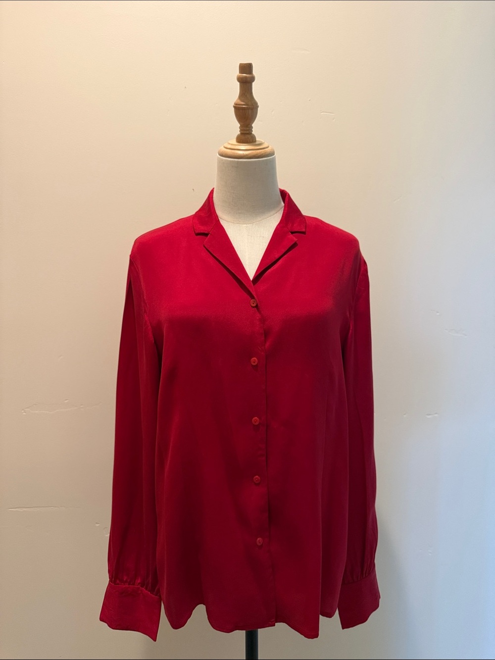 Vintage Ann Taylor red silk button down collared blouse